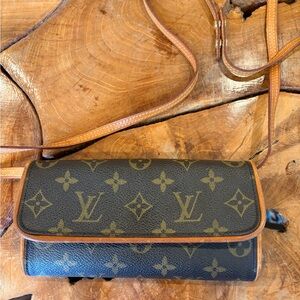 Louis Vuitton Monogram Canvas Crossbody bag purse brown leather